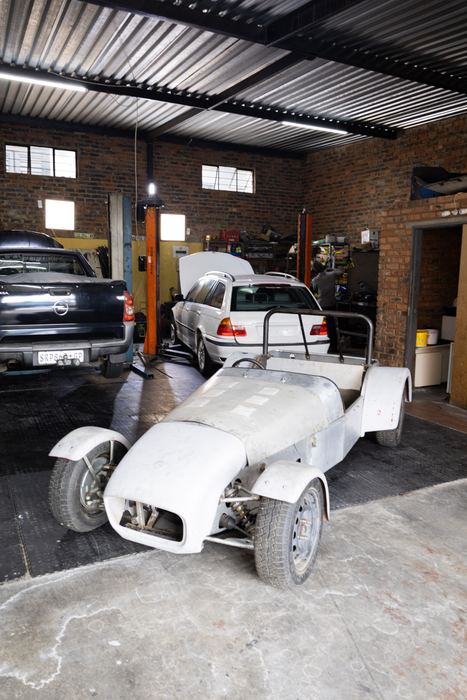 A bare-metal kit car build in the CRS Auto workshop